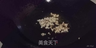 干煸荷兰豆的做法步骤：3