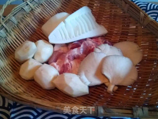 雪魔芋鲜汤的做法步骤：1