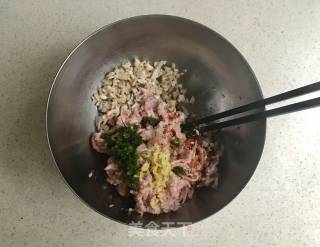 香菇酿肉的做法步骤：3