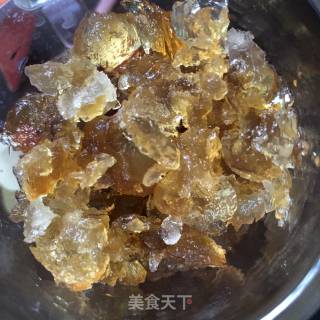 桃胶红枣枸杞汤的做法步骤：2