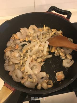 海鲜咖喱意面的做法步骤：8