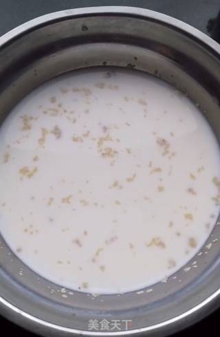 松软面包排的做法步骤：2