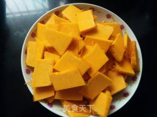 蚝油南瓜的做法步骤：1