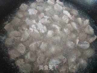红烧瘦肉的做法步骤：2