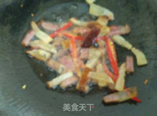 豆皮腊肉炒西芹的做法步骤：5