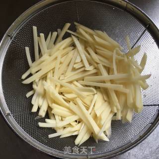 干煸土豆丝的做法步骤：4