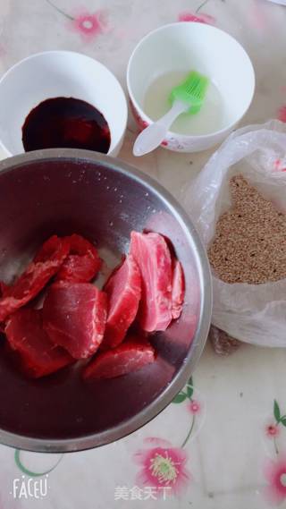 #街头美食#蜜汁猪肉铺的做法步骤：1