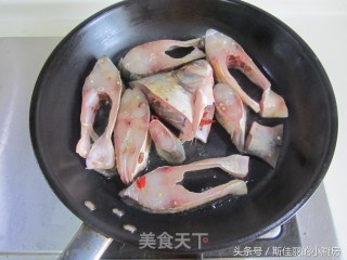 干烧鳊鱼的做法步骤：5