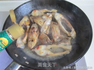 干烧鳊鱼的做法步骤：6