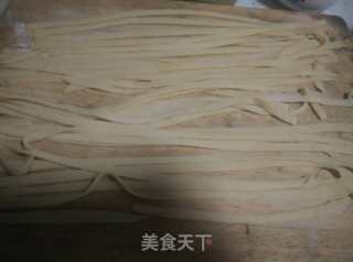 油泼手擀宽面的做法步骤：3