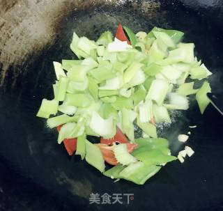 西芹炒腰果的做法步骤：4
