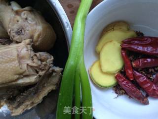 麻辣鸡汤米线的做法步骤：3