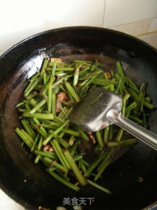 芹菜炒肉的做法步骤：4