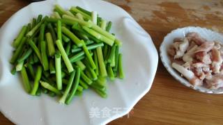 蒜苔炒肉的做法步骤：1