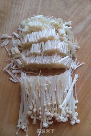 金针菇肉丸的做法步骤：1