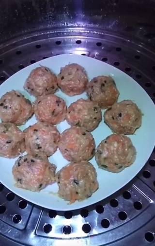 金针菇肉丸的做法步骤：5