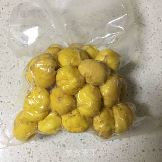 板栗土鸡汤的做法步骤：2