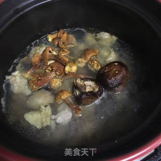 板栗土鸡汤的做法步骤：8