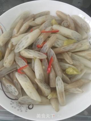 酸辣藕尖的做法步骤：4