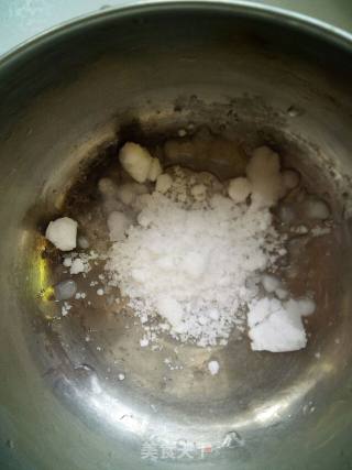 焦糖奶茶的做法步骤：1