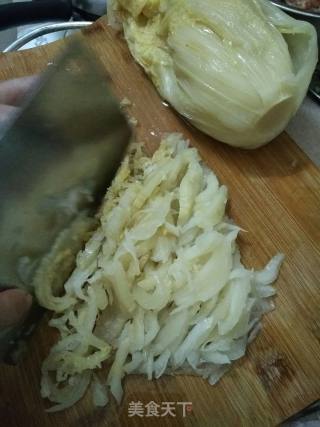 猪肉酸菜馅饼的做法步骤：3