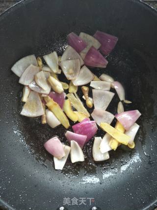 五花肉炖土豆的做法步骤：4
