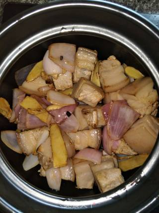 五花肉炖土豆的做法步骤：6