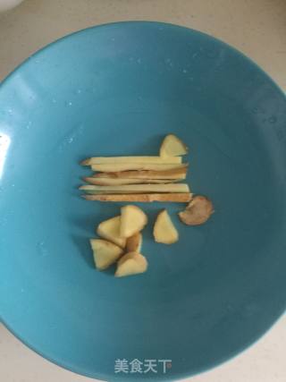 清蒸柠檬鲈鱼的做法步骤：3