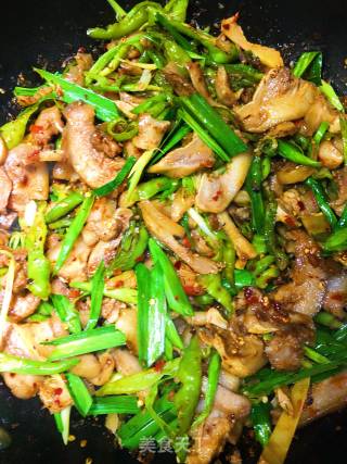 回锅猪头肉的做法步骤：4