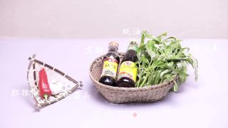 素炒空心菜的做法步骤：1