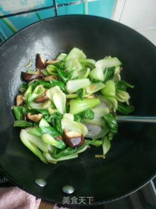 香菇油菜的做法步骤：10