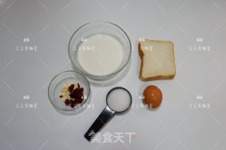 蔓越莓面包布丁的做法步骤：1