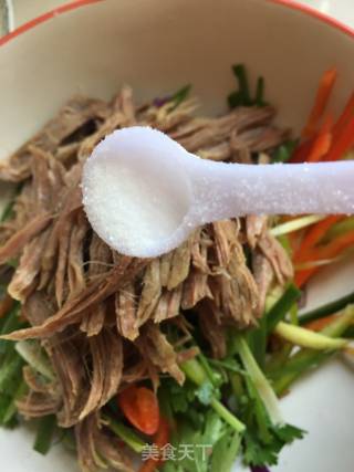 凉拌牛肉丝的做法步骤：7