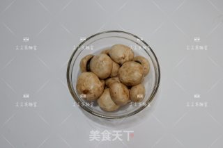 开洋菠菜烩口蘑的做法步骤：1