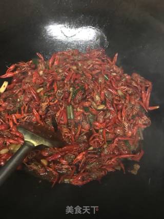 麻辣小龙虾的做法步骤：2