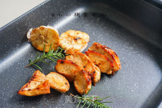 蒜香黑胡椒鸡胸肉的做法步骤：15