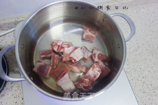 玉米排骨汤的做法步骤：4
