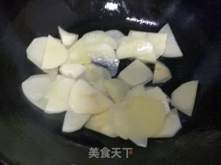 卤蹄膀孜然土豆的做法步骤：3