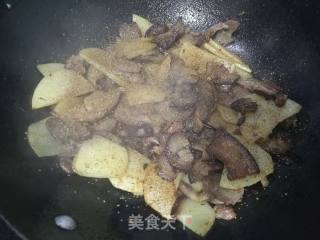 卤蹄膀孜然土豆的做法步骤：9