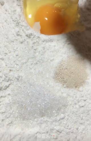 电饭煲蒸馒头的做法步骤：1