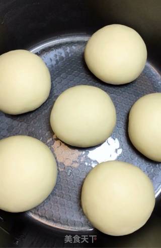 电饭煲蒸馒头的做法步骤：4