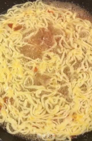 西红柿鸡蛋面的做法步骤：8