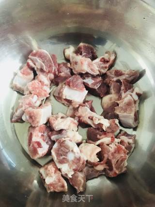 肉酱蒸排骨的做法步骤：1