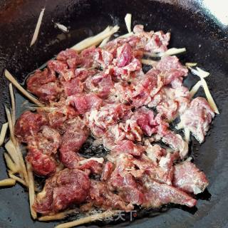 牛肉炒脆皮椒的做法步骤：7