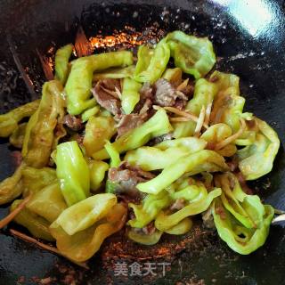 牛肉炒脆皮椒的做法步骤：9