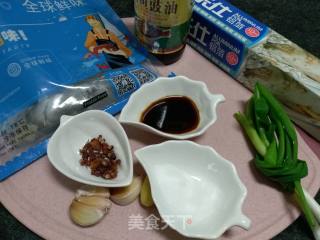 烤箱版香烤冰鱼的做法步骤：1