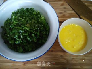 韭菜馅饼的做法步骤：2
