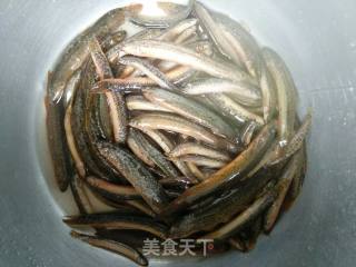 干煸泥鳅的做法步骤：3