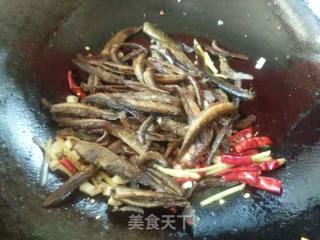 干煸泥鳅的做法步骤：11