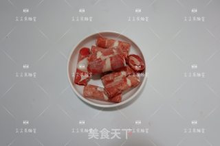 香芹煸肥牛的做法步骤：1